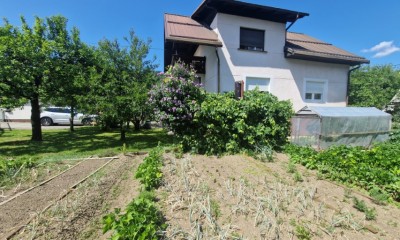 PRILOŽNOST NA PREVALJAH – MANJŠA STANOVANJSKA HIŠA 